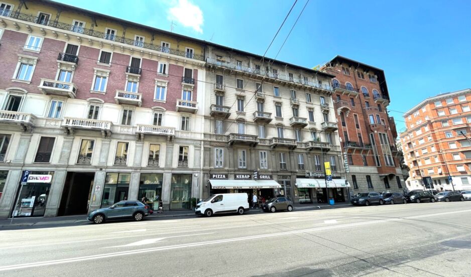 Milano Via Pergolesi, 3 – DEPOSITO/MAGAZZINO in VENDITA
